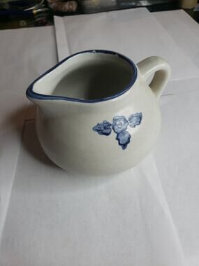 Pfaltzgraff Yorktowne Gravy Boat Blue Floral Country Cottagecore Small Chip